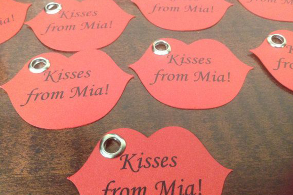 Professional Lips Tags printing services
